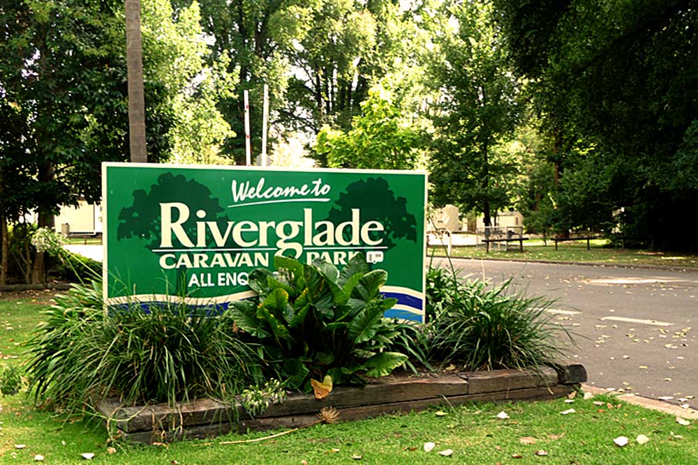 (c) Riverglade.com.au